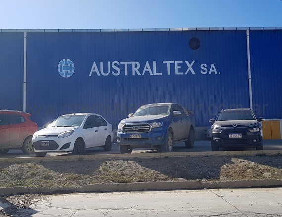 “Es un golpe directo al corazón del entramado productivo fueguino, creando un precedente peligroso para todas las empresas radicadas en la provincia”, aseguró la Ministra Fernández respecto a la situación de la empresa textil Australtex.