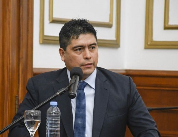 Según fuentes del propio Gobierno, los recursos disponibles no alcanzan para cubrir en tiempo y forma las obligaciones salariales, lo que refleja un deterioro progresivo de las cuentas públicas de la gestión de Claudio Vidal.