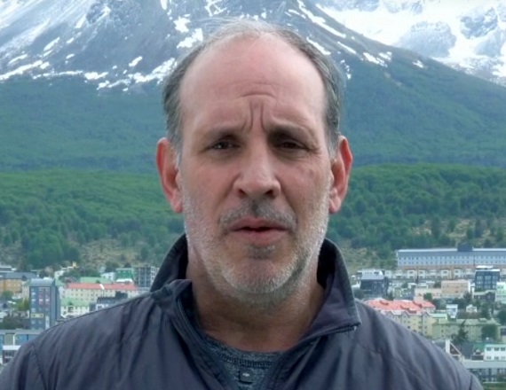 Gustavo García, cómplice de todas situaciones irregulares que hay adentro de la OSEF, mano de derecha de la Presidenta, y funcional a los intereses del Gobierno y de los dueños de la salud privada en Tierra del Fuego.