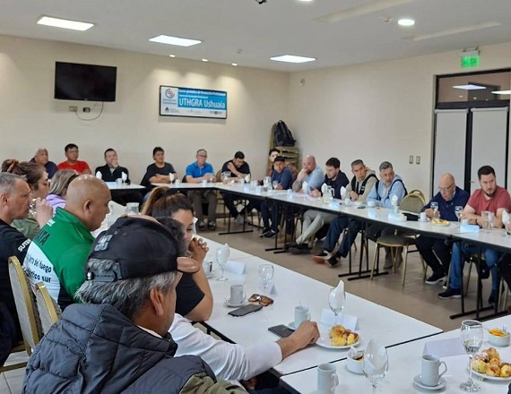 En un encuentro del que participaron más de 30 organizaciones sindicales se debatieron los pormenores del impacto de la modernización laboral en los sectores laborales y las consecuencias evidentes.