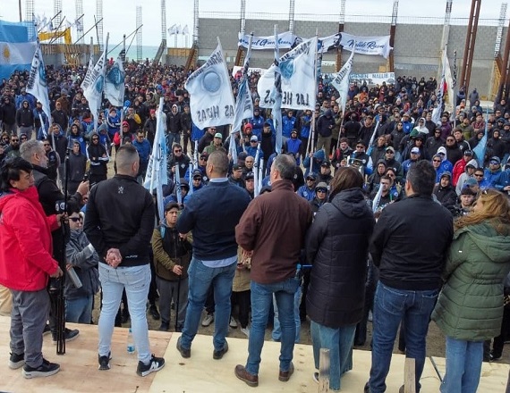 “La revisión paritaria no es un capricho: es un derecho previsto en los acuerdos y una herramienta básica para preservar el poder adquisitivo de los trabajadores”, remarcó el titular de petroleros privados Rafael Güenchenen.