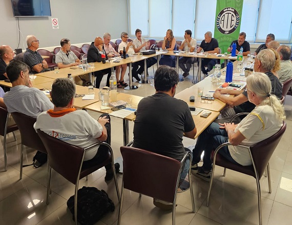 “Frente a este escenario, tenemos el deber de estar en la calle, de protestar. No podemos ser testigos pasivos de la vulneración de la Constitución. Es la ley fundamental que rige nuestra convivencia democrática”, sostuvo Rodolfo Aguiar.