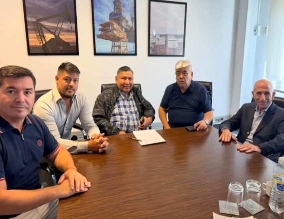 El entendimiento establece el pago de una gratificación única extraordinaria no remunerativa de $500.000, que será abonada en dos tramos de $250.000 con los salarios de abril y julio de 2026.