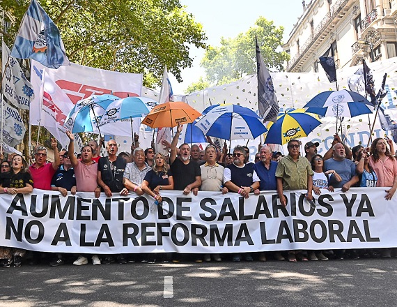“Están pidiendo la inconstitucionalidad de una ley que todavía no existe. Es increíble. Una cosa así no pasó nunca antes. En vez de ir a protestar al Congreso o a Plaza de Mayo, ¿deciden ir al Poder Judicial?”, dijo Aguiar respecto a la CGT.