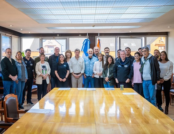 “No existe ninguna posibilidad de que un organismo nacional de cuarta línea intervenga un organismo provincial sin, al menos, un Decreto de Necesidad y Urgencia del Presidente”, dijo el el representante de APDFA, Ricardo Alonso.