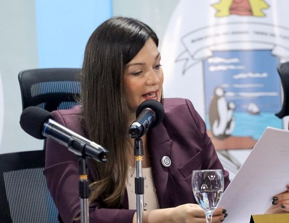 “Desde este Concejo Deliberante no miramos para otro lado. Entendemos la complejidad del contexto, pero también tenemos la responsabilidad de dar señales claras: el trabajo se defiende”, concluyó Guadalupe Zamora.