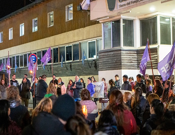 Catena denunció el ajuste que vive la educación pública: salarios sin recomposición, cargos y parejas pedagógicas que no se entregan, cierre de programas socioeducativos, problemas de infraestructura, entre otros.