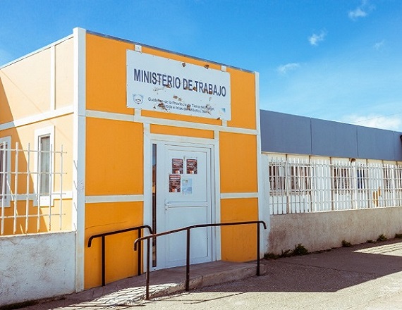 Los interesadas podrán inscribirse completando el formulario de inscripción: https://forms.gle/2EtkKYicDEmdrNEv7. También podrán realizarlo en la Delegación del Ministerio de Trabajo y Empleo en Río Grande.