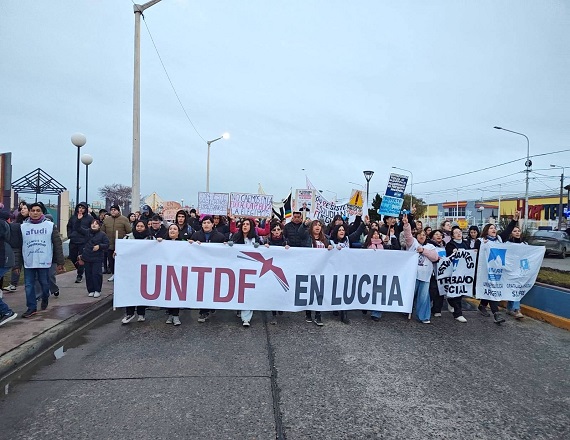 “Estamos reclamando simple y sencillamente que el Gobierno de Milei cumpla con la ley que fue votada por el Congreso, ratificada después del veto, y respaldada por la Justicia”, remarcó el representante de FAGDUT, Fabio Seleme.