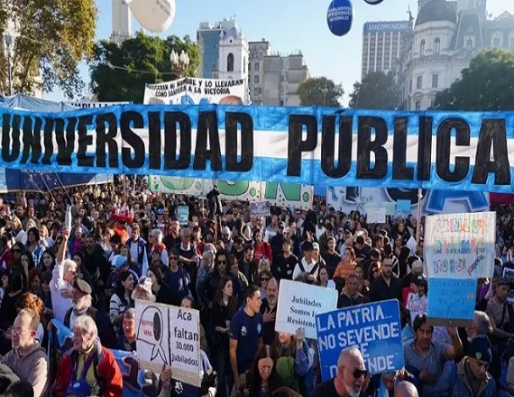 Desde la CONADU advirtieron que el monto salarial a cobrar por parte de los docentes universitarios luego del acuerdo será, aproximadamente, de nada más que un 40% de lo que cobrarían si se aplicara la Ley de Financiamiento Universitario.