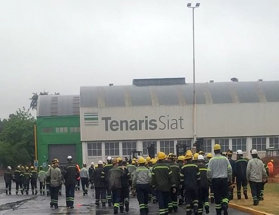 Las cesantías afectan a trabajadores con varios años de antigüedad y se harán efectivas durante los próximos días, profundizando la incertidumbre en una de las plantas industriales más importantes del conurbano bonaerense.