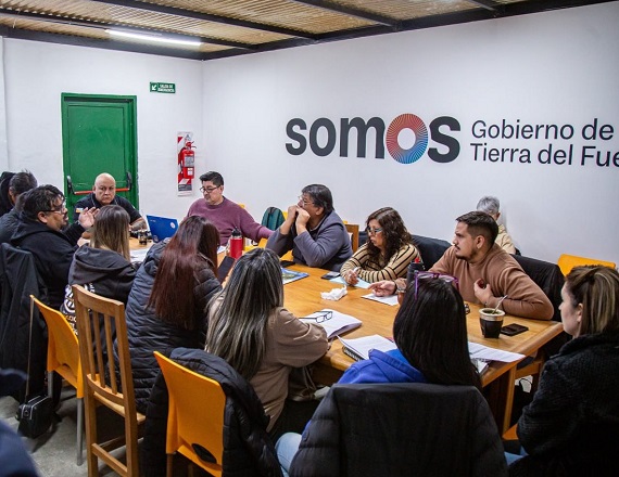 Durante el encuentro se comenzó a trabajar en la reglamentación de la COPARLAP y, mientras se concretan las designaciones de los paritarios, se avanzó en un borrador junto a los representantes gremiales.
