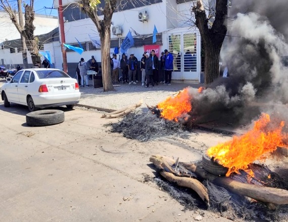 Los trabajadores de frigorífico Euro son un ejemplo de resistencia para la ciudad de Villa Gobernador Gálvez, Santa Fe, que se enfrentaron a las adversidades una y otra vez.