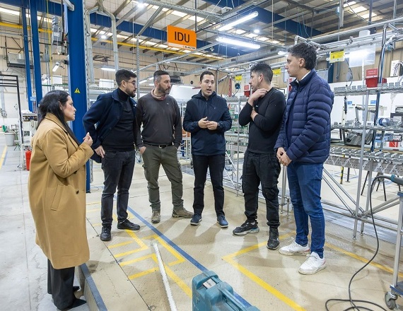 “La reactivación de la planta representa una nueva oportunidad para recuperar capacidad productiva, sostener fuentes de trabajo y fortalecer el entramado industrial de Río Grande”, destacaron desde el Municipio.