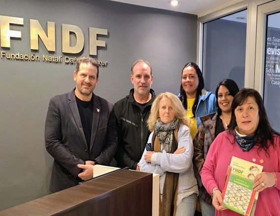 La reunión marcó el inicio de una colaboración diseñada para dar respuestas oportunas, humanas y eficientes a las familias que atraviesan tratamientos oncológicos, tanto en la provincia como en los centros de alta complejidad del país.