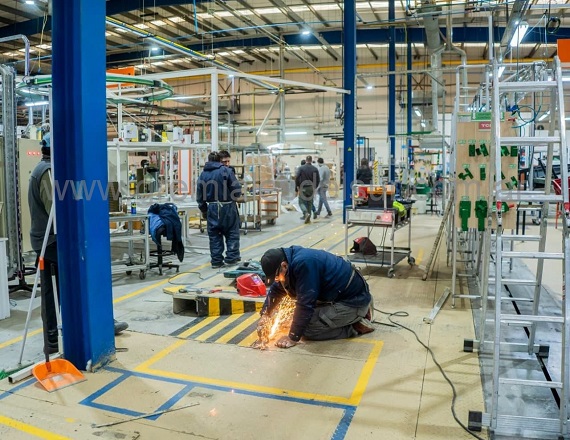 Durante más de seis meses los trabajadores permanecieron en el establecimiento con el objetivo de preservar las instalaciones, las máquinas y la posibilidad de recuperar la fuente laboral.