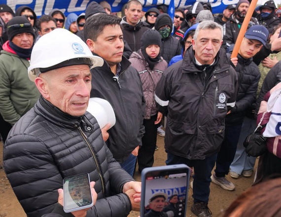 Para el Sindicato de Petroleros Jerárquicos, volver a perforar en Santa Cruz representa un paso fundamental para recuperar fuentes laborales, sostener la producción, y generar nuevas oportunidades para los trabajadores y sus familias.