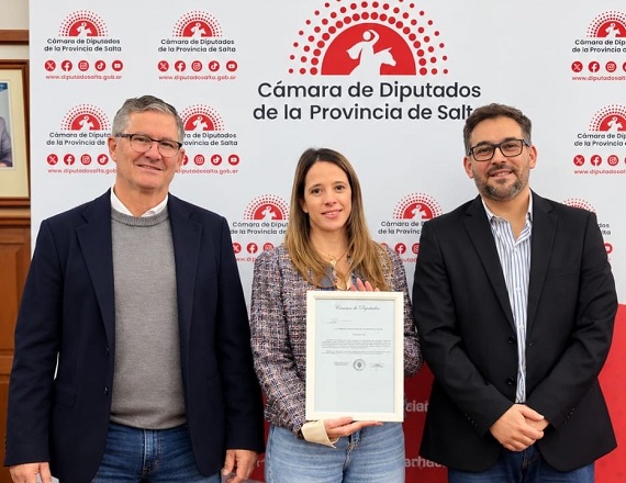 La certificación PLS reconoce a empleadores rurales que cumplen con la legislación vigente y promueven prácticas responsables en sus establecimientos. Es gratuita, tiene vigencia anual y puede renovarse.
