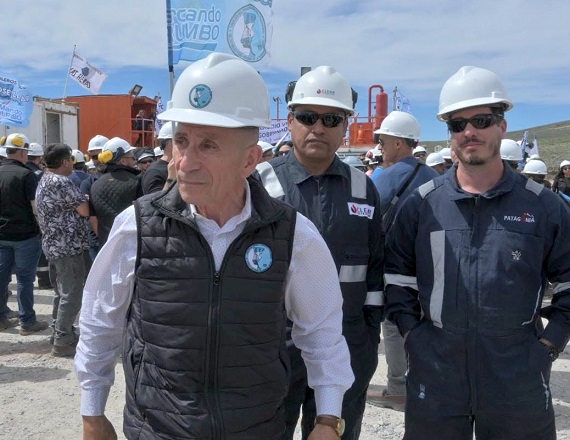 “No existen las casualidades, existe el trabajo”, afirmó Llugdar, al destacar las gestiones que permitieron avanzar en la incorporación del tercer equipo perforador en la provincia de Santa Cruz.