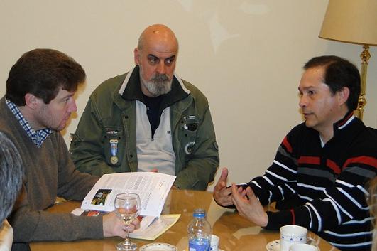 El Senador Osvaldo Lopez junto a Angel Cadelli fueron recibidos por el Intendente Melella