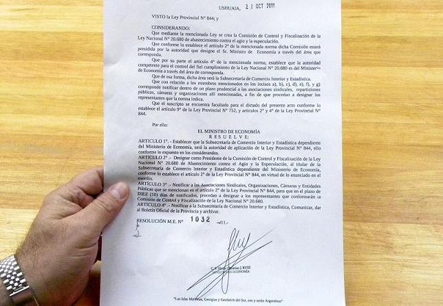 Resolución Nº 1032 que nombra al Presidente de la comisión creada por la ley 844