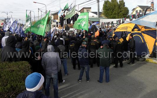 Nutrida participación de trabajadores en el acto del 1º de mayo
