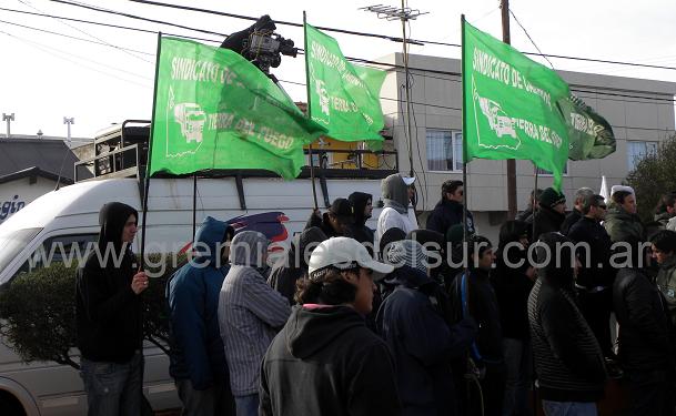 Canal 13 transmitió en directo las instancias del acto del 1º de mayo
