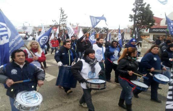 ATE marchó por las calles de Río Grande en apoyo al SATSAID. Foto: ATE Río Grande