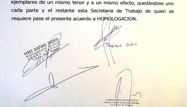 Gustavo Perez firmó por UPSRA el acuerdo con Securitas y Vigilan