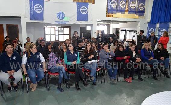 Delegados, Paritarios, Congresales y miembros de Comisión Directiva en el encuentro con dirigentes de ATE