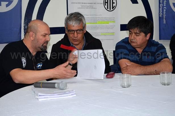 Julio Fuentes (ctro.), destacó las acciones de ATE en Tierra del Fuego