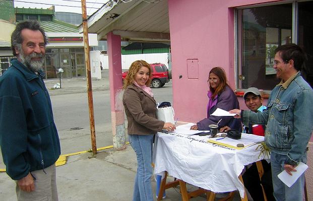 El hoy Senador Osvaldo López (der.), participaba activamente en el año 2006 por la estatización de los hidrocarburos