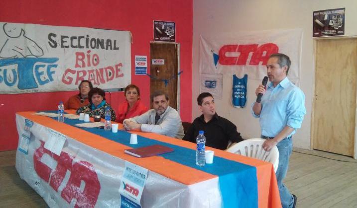 Osvaldo López, Secret. de Relac. Instituc. de la CTA hizo uso de la palabara en el acto de asunción