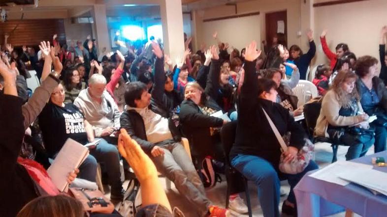 SUTEF ratificó el pedido de un 45% de aumento salarial para el primer semestre de 2015