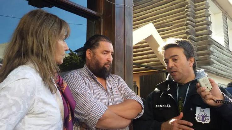 Horacio Catena, Secretario Gremial del SUTEF, dialoga con los Legisladores Del Corro y Barrientos