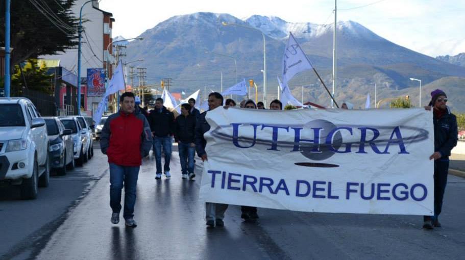 Los Gastronómicos marcharon por las calles de Ushuaia