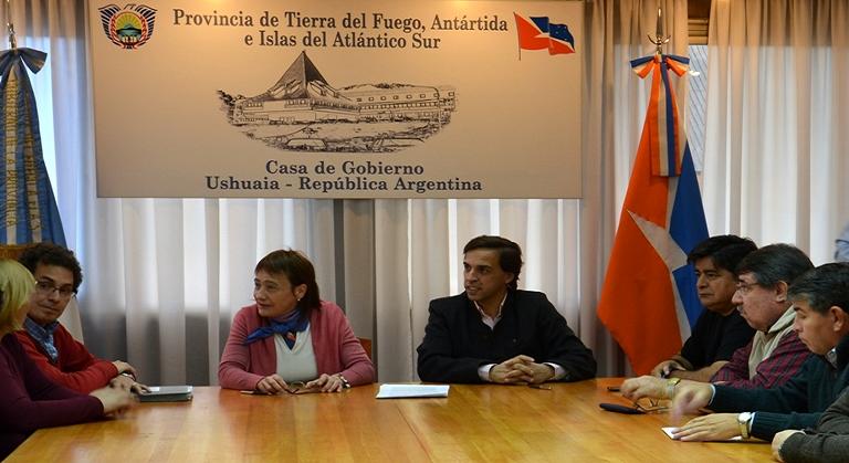 ATE, ATSA y UPCN firmaron recategorización para los empleados públicos fueguinos