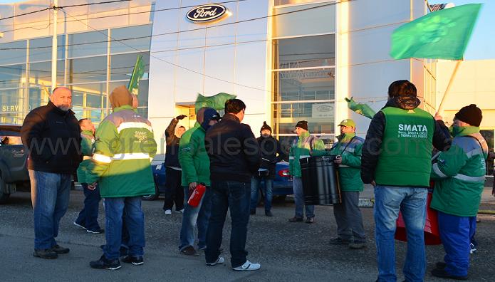 SMATA reclamó en la Ford por el despido de una trabajadora