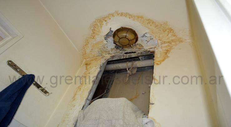 Pared del único baño de la Dirección de Discapacidad