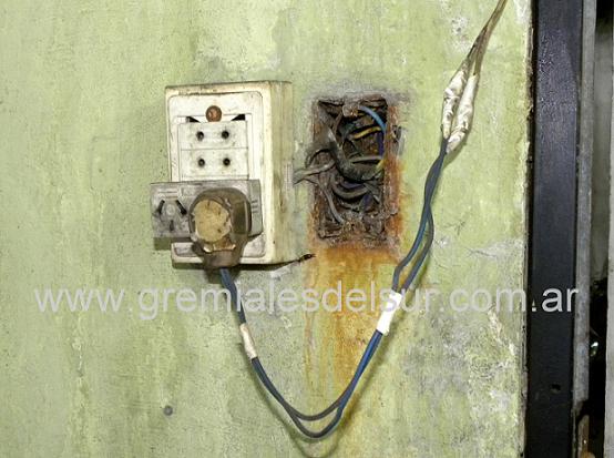 Instalaciones eléctricas deficientes y con riesgos de incendio