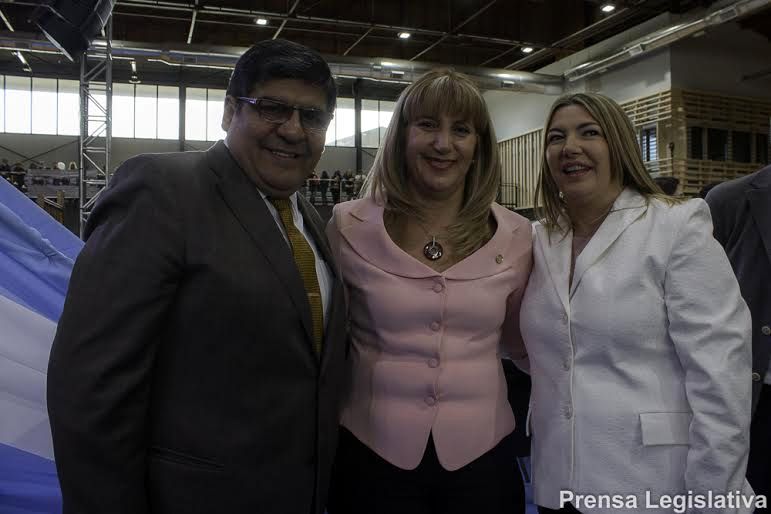 Vicegobernador Juan C. Arcando; Legisladora Myriam Martínez; Gobernadora Rosana Bertone.