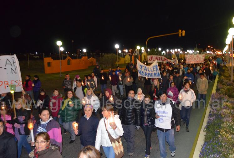 Más de 3500 personas se manifestaron en contra de las políticas de ajuste del Gobierno de Rosana Bertone.