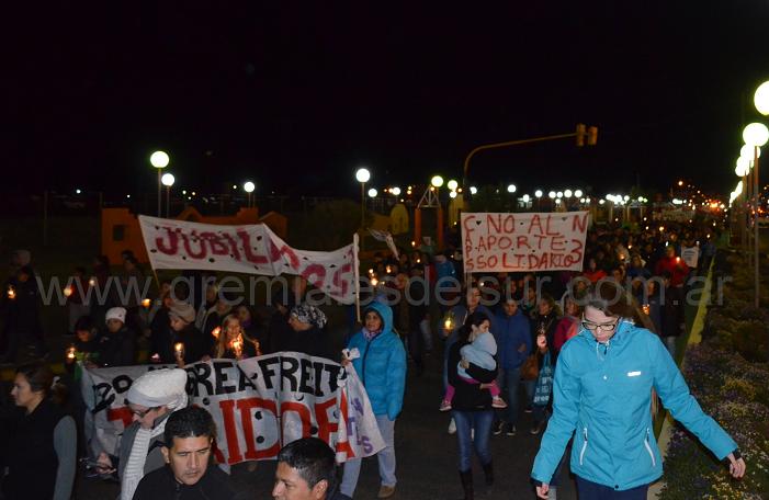 Más de 3500 personas se manifestaron en contra de las políticas de ajuste del Gobierno de Rosana Bertone.