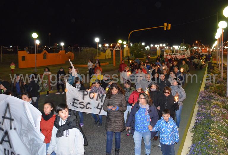 Más de 3500 personas se manifestaron en contra de las políticas de ajuste del Gobierno de Rosana Bertone.