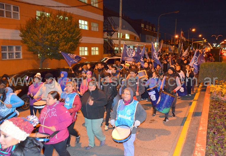 Los trabajadores estatales de Río Grande volvieron a marchar por las calles de ciudad.