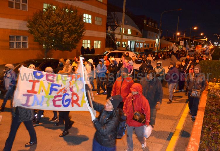 Los trabajadores estatales de Río Grande volvieron a marchar por las calles de ciudad.