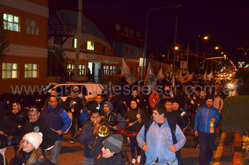 Los trabajadores estatales de Río Grande volvieron a marchar por las calles de ciudad.