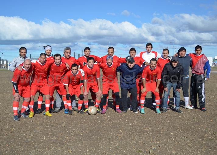 Petroquímico le ganó a Austral 2 a 1 y sigue puntero en la Primera