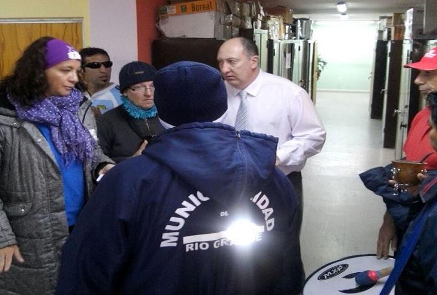 Los trabajadores se manifestaron en la Delegación de Educación. 