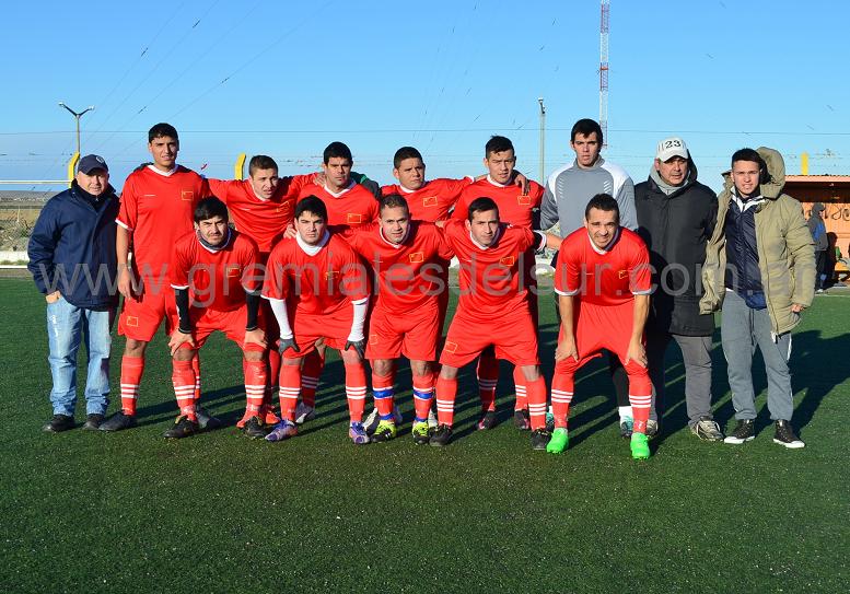 Los 11 de Petroquímico que iniciaron el juego ante Ampimpa.